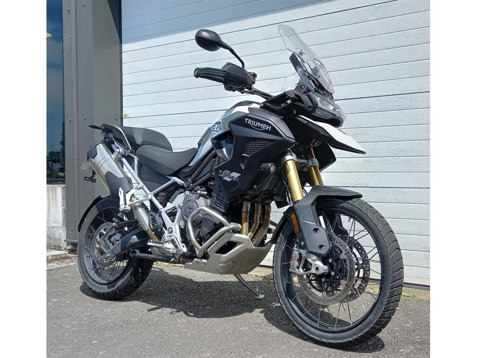 TRIUMPH TIGER 1200 RALLY PRO VALISES OFFERTES + 1200 EUROS D'ACCESSOIRES