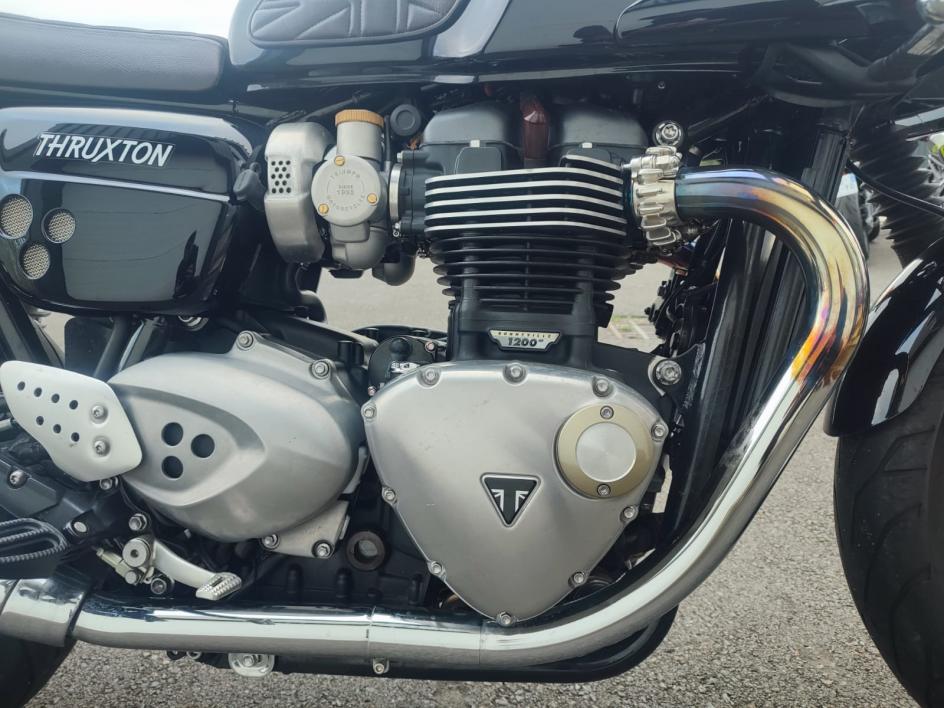 TRIUMPH THRUXTON 1200