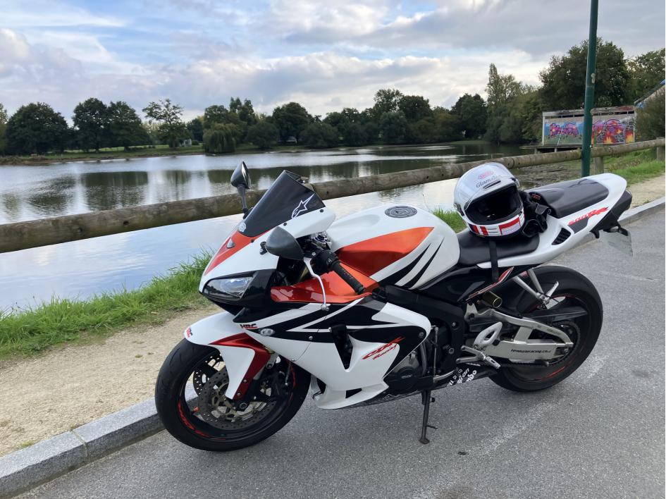 HONDA CBR 600 RR
