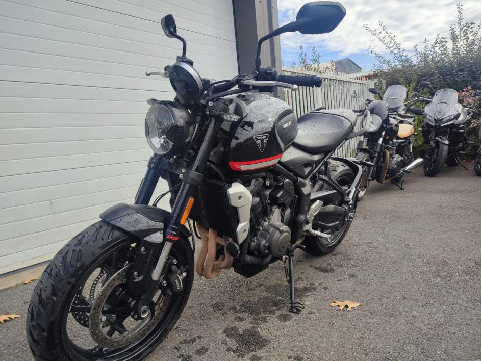 TRIUMPH TRIDENT 660