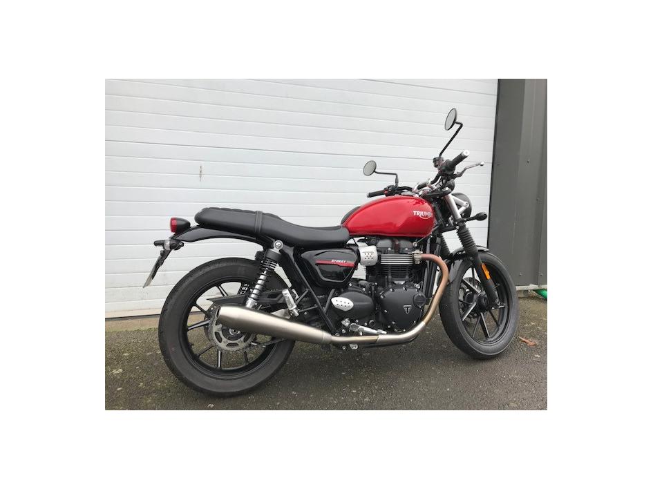 TRIUMPH STREET TWIN  900