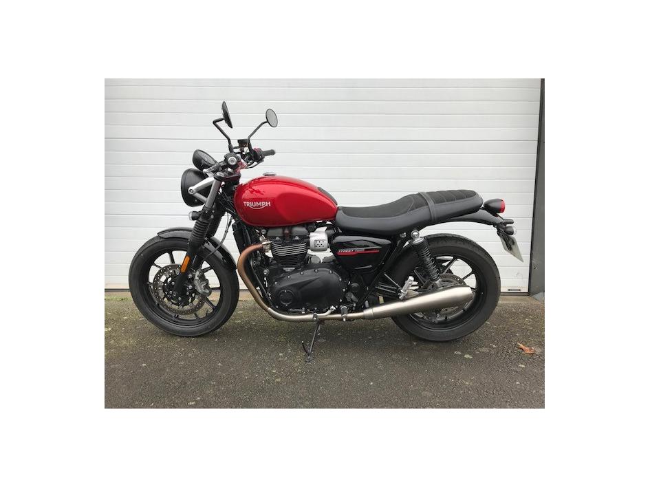 TRIUMPH STREET TWIN  900