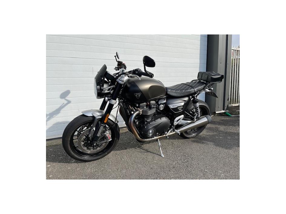 TRIUMPH SPEED TWIN 1200