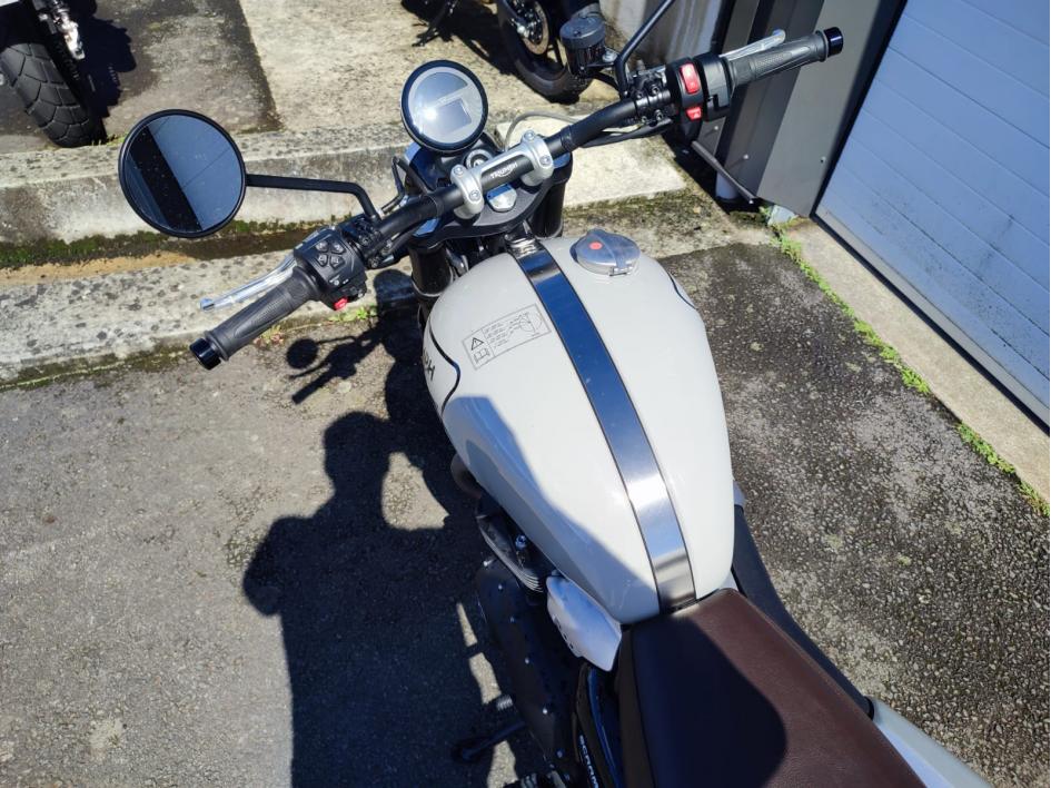 TRIUMPH SCRAMBLER 1200