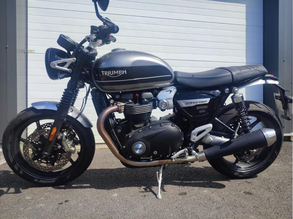 TRIUMPH SPEED TWIN 1200