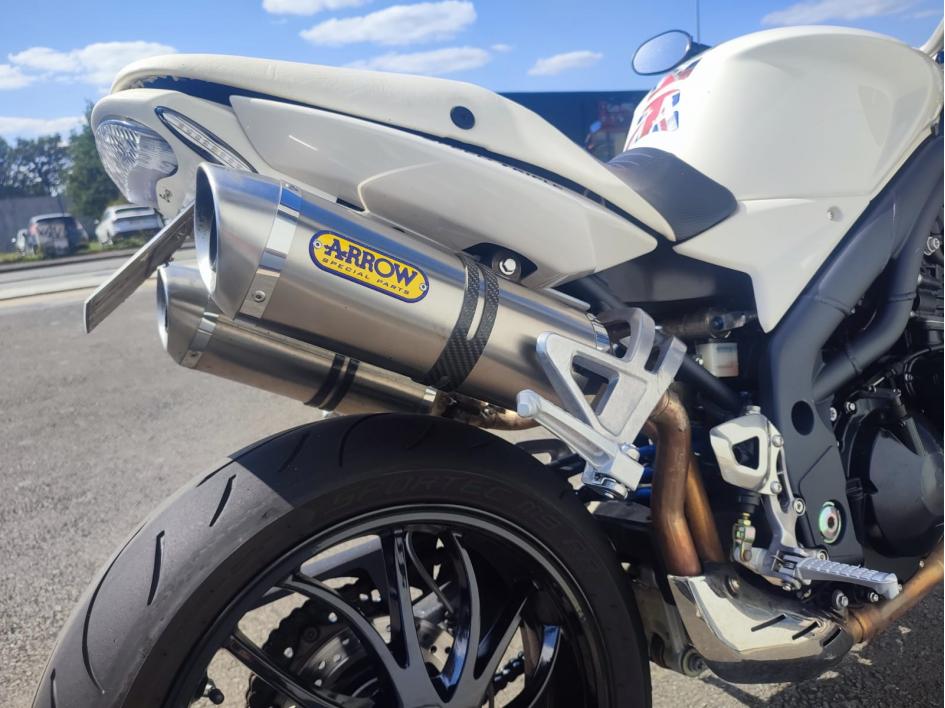 TRIUMPH SPEED TRIPLE 1050