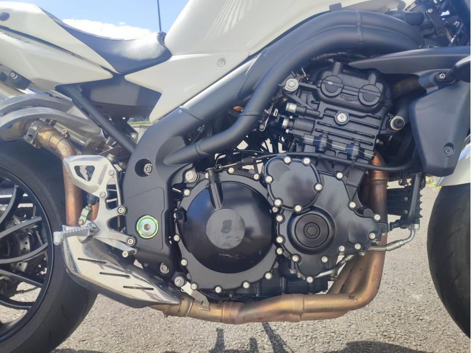 TRIUMPH SPEED TRIPLE 1050
