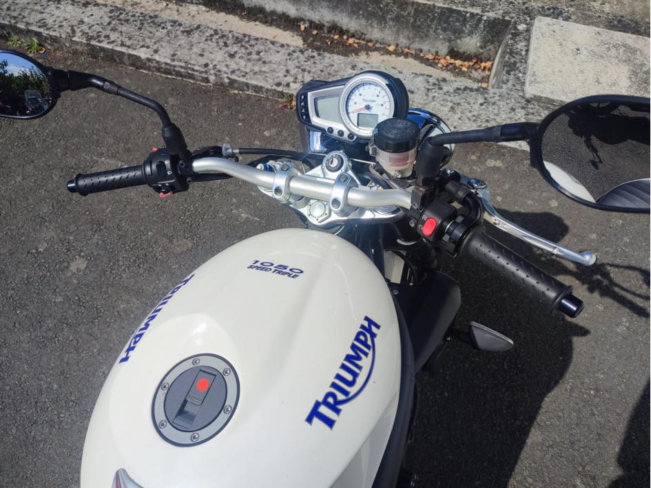 TRIUMPH SPEED TRIPLE 1050