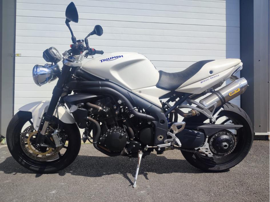 TRIUMPH SPEED TRIPLE 1050