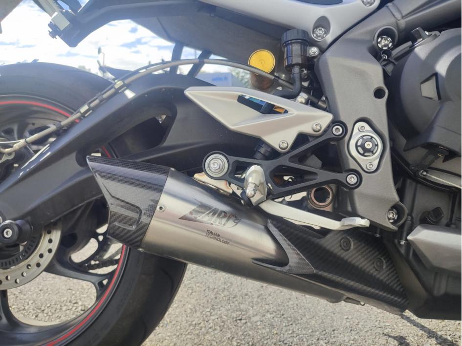 TRIUMPH STREET TRIPLE 765 RS