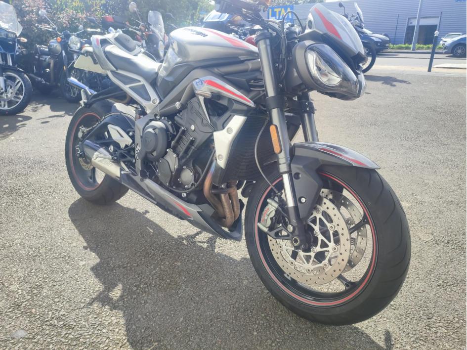 TRIUMPH STREET TRIPLE 765 RS