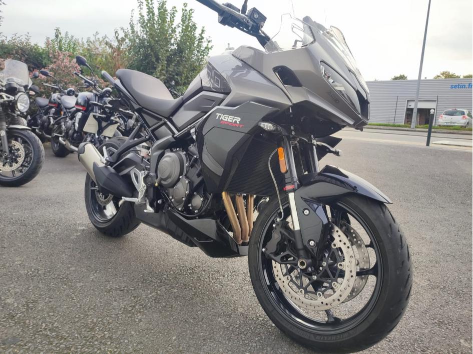 TRIUMPH TIGER 800