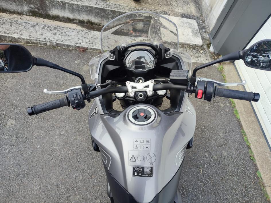 TRIUMPH TIGER 800