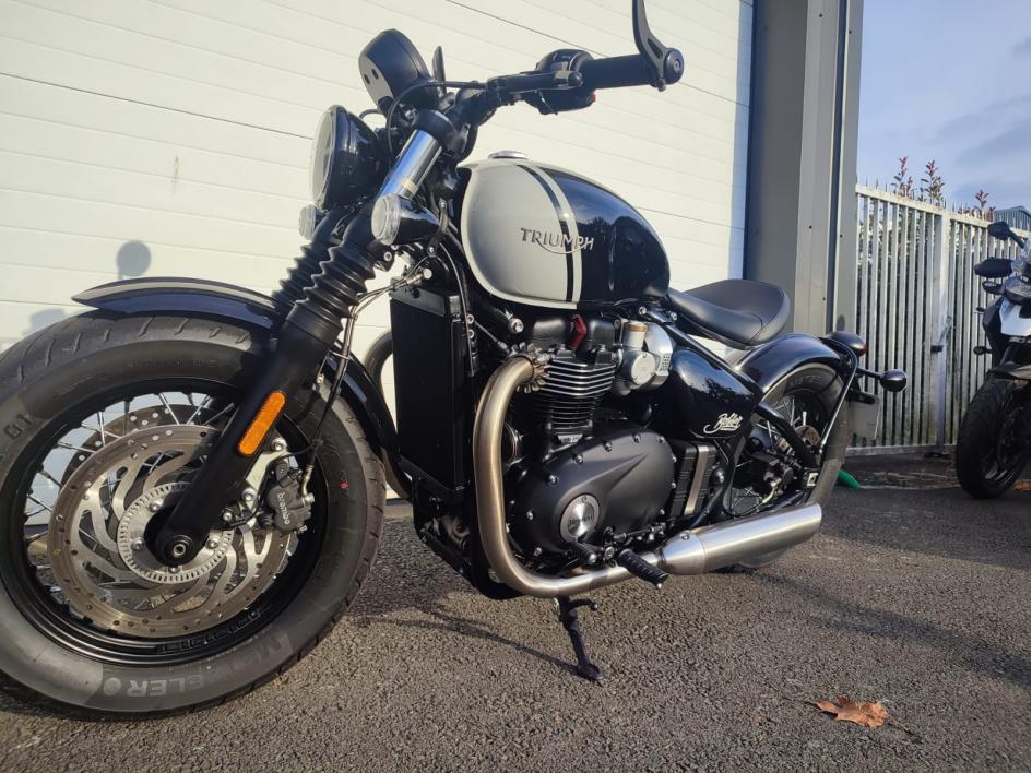 TRIUMPH Bonneville Bobber 1200
