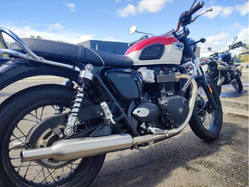 TRIUMPH Bonneville T100