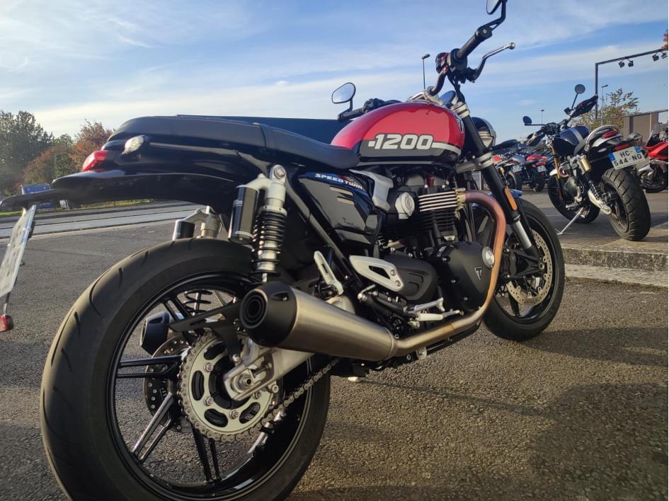 TRIUMPH SPEED TWIN 1200