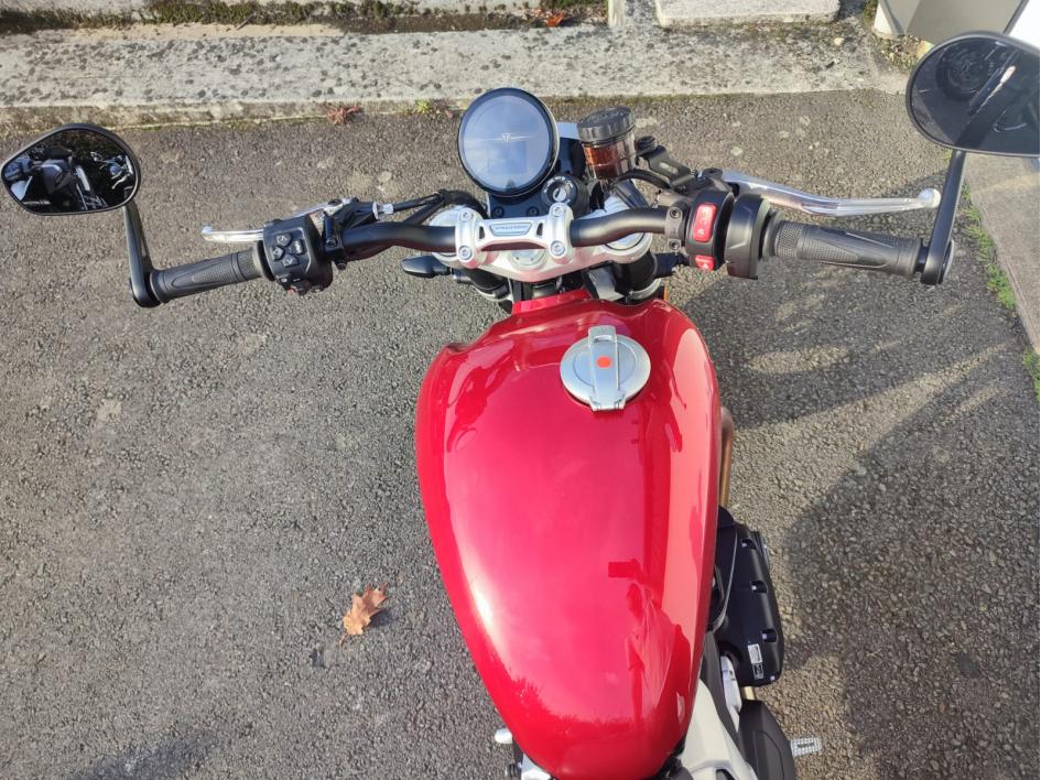TRIUMPH SPEED TWIN 1200