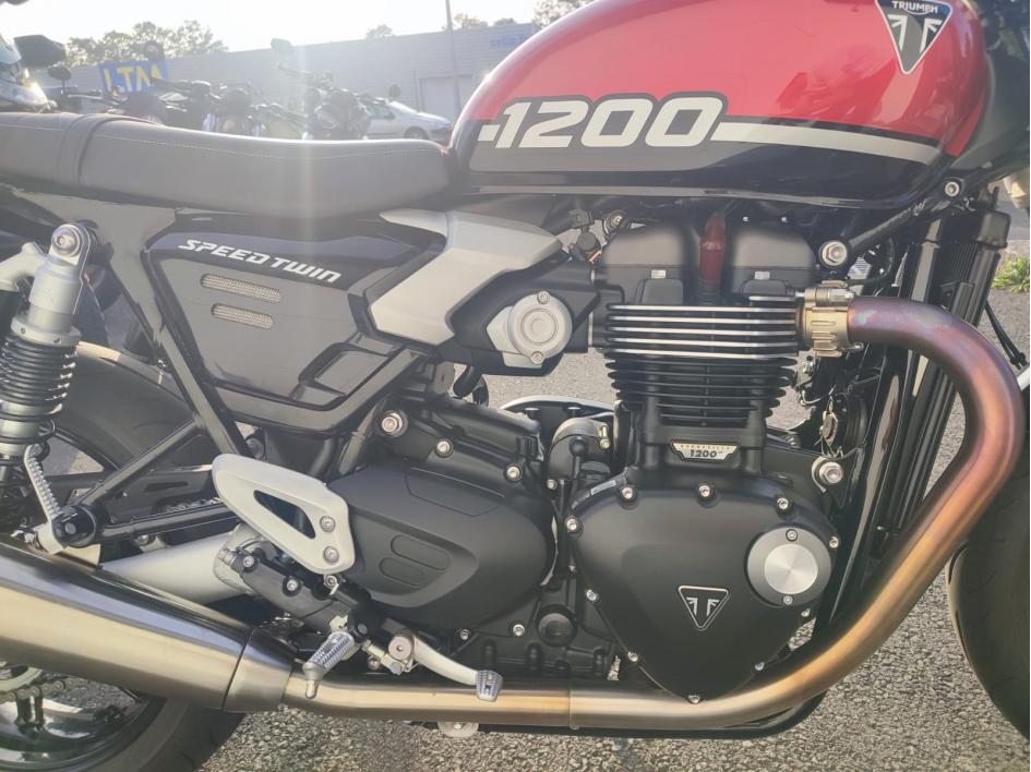 TRIUMPH SPEED TWIN 1200