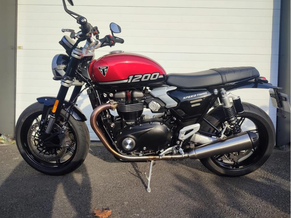 TRIUMPH SPEED TWIN 1200