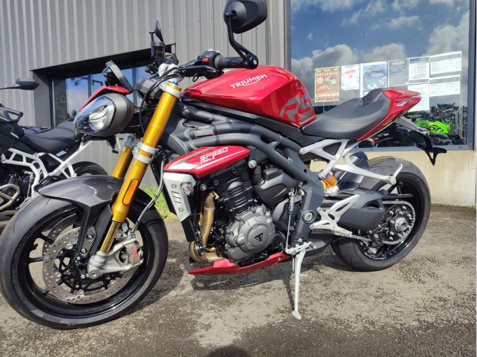 TRIUMPH SPEED TRIPLE 1200 RS