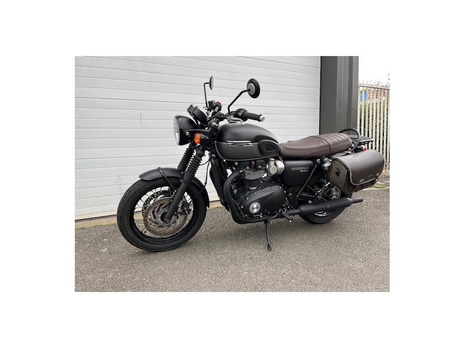 TRIUMPH Bonneville T120 Black