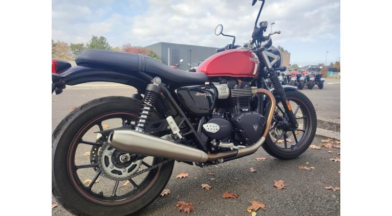 TRIUMPH STREET TWIN  900