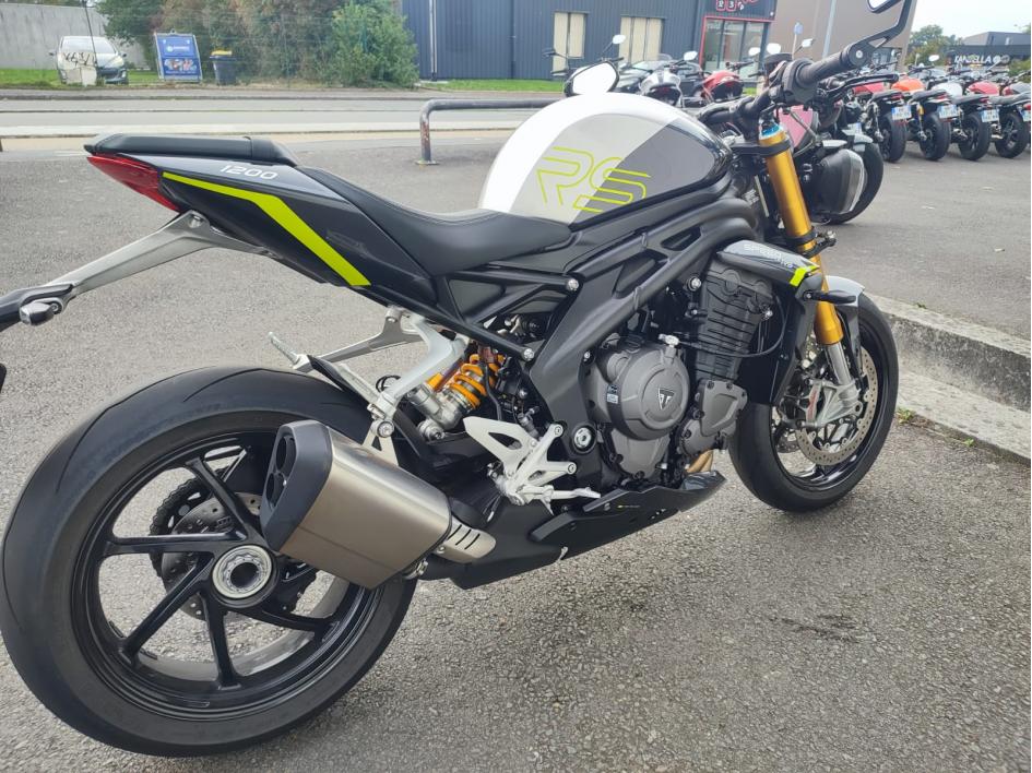 TRIUMPH SPEED TRIPLE 1200 RS