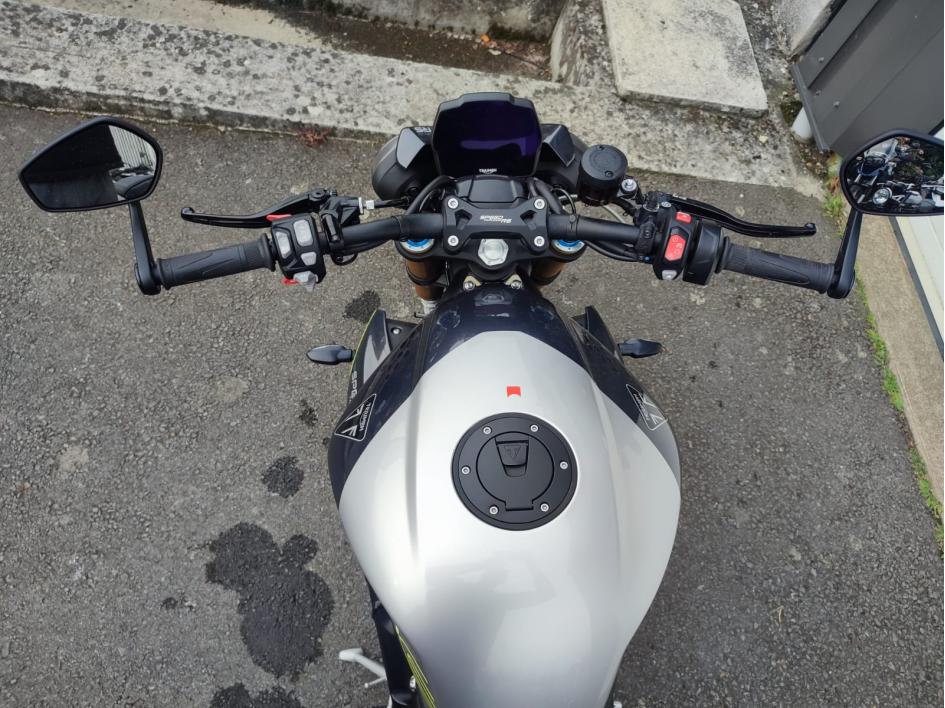 TRIUMPH SPEED TRIPLE 1200 RS