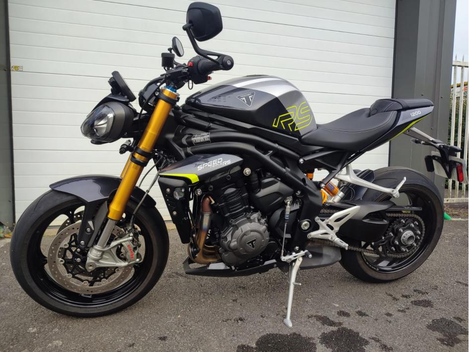 TRIUMPH SPEED TRIPLE 1200 RS