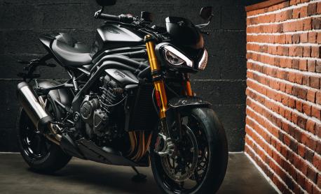 1200 SPEED TRIPLE RS FULL MATT BLACK