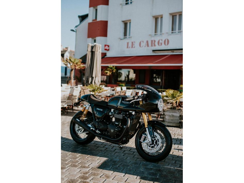 1200 THRUXTON-R FULL BLACK BEAUTY
