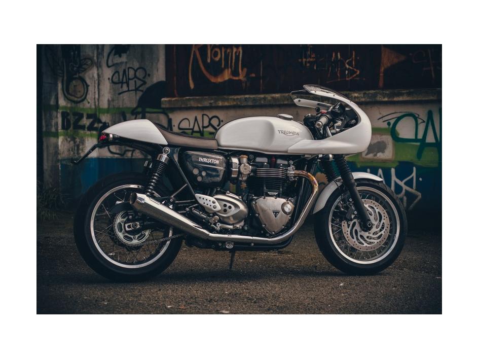 1200 THRUXTON VINTAGE RACER