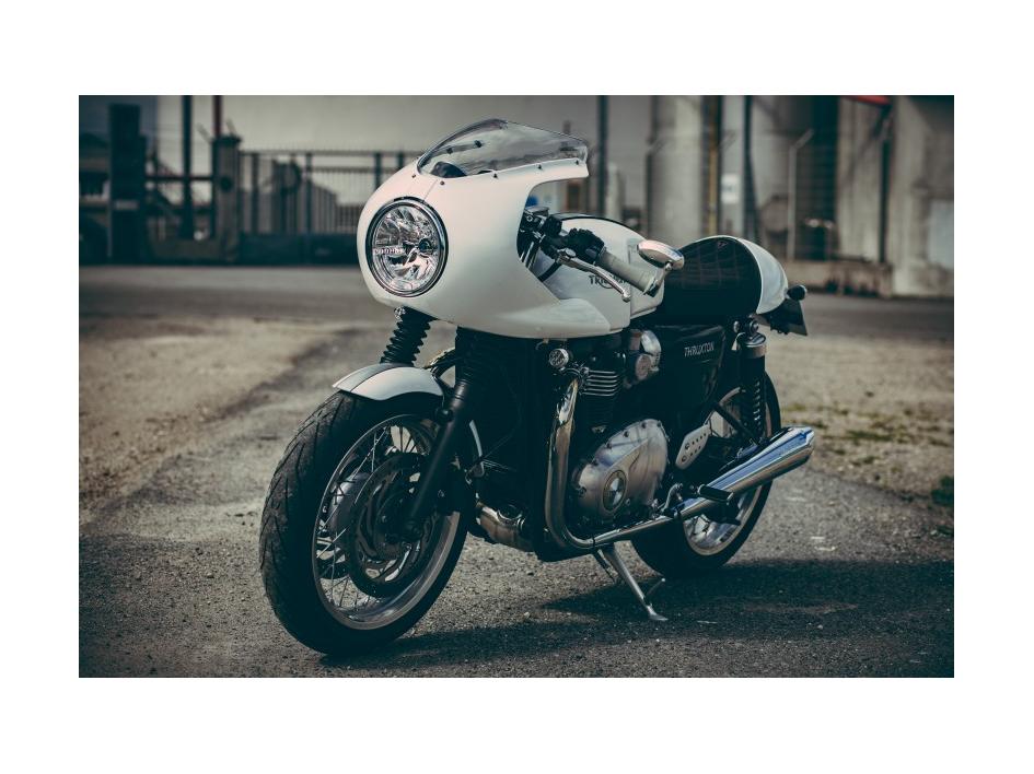1200 THRUXTON VINTAGE RACER