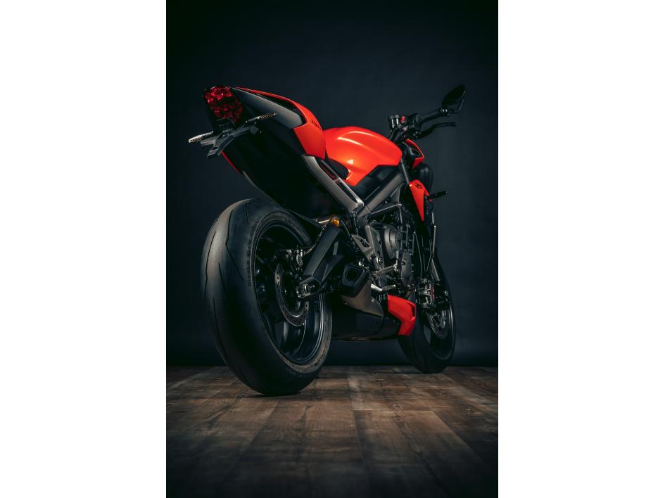 765 STREET TRIPLE RS LUCIFER ORANGE