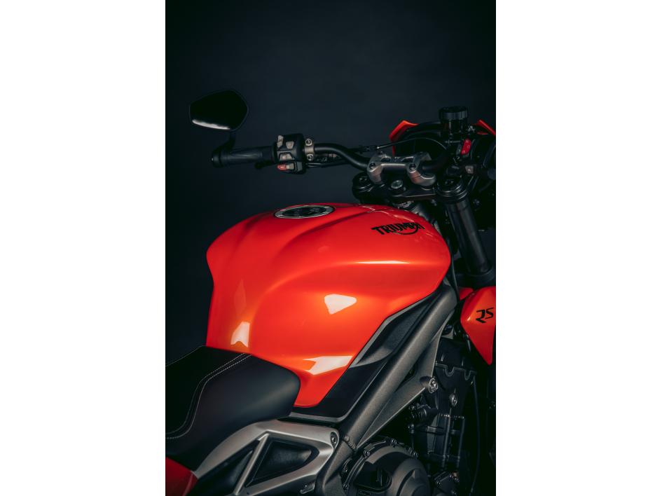 765 STREET TRIPLE RS LUCIFER ORANGE