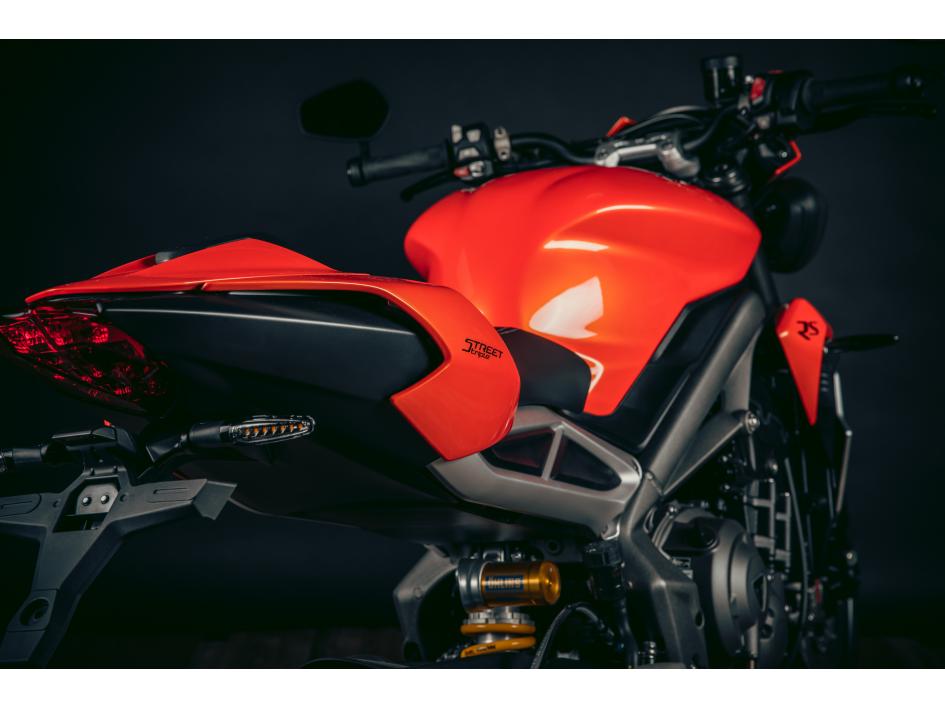 765 STREET TRIPLE RS LUCIFER ORANGE