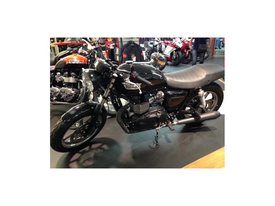 900 BONNEVILLE BOBBER