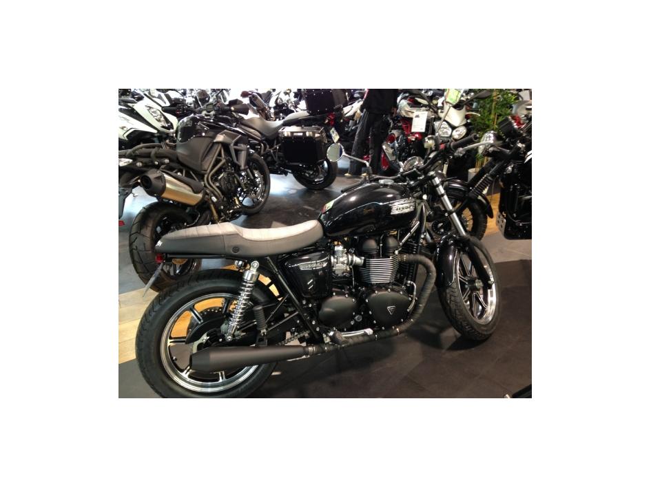900 BONNEVILLE BOBBER