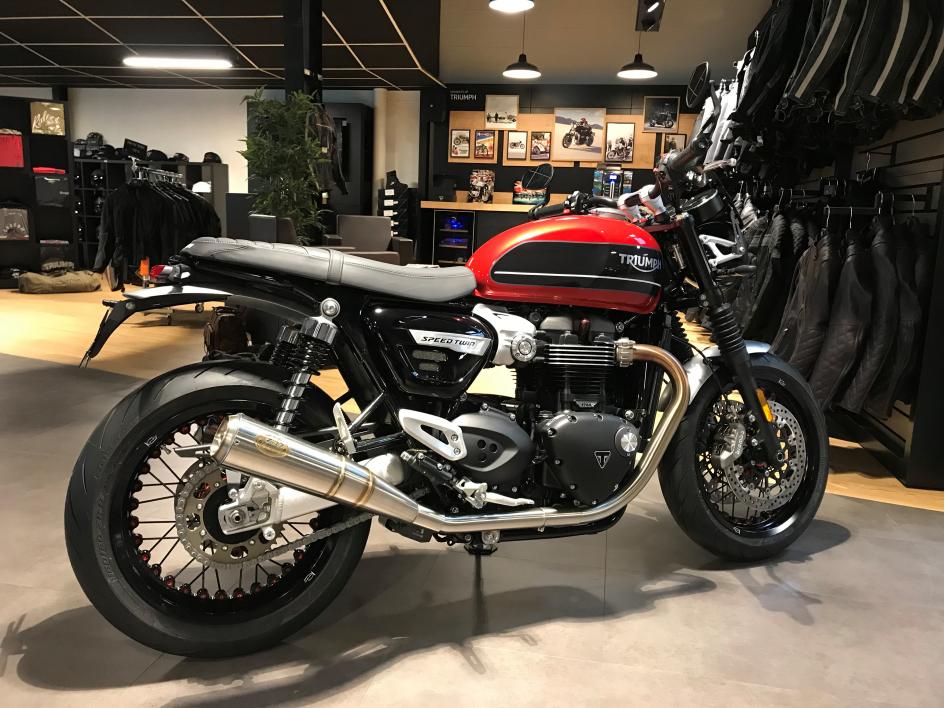 TRIUMPH 1200 SPEED TWIN SPOKED WHEELS